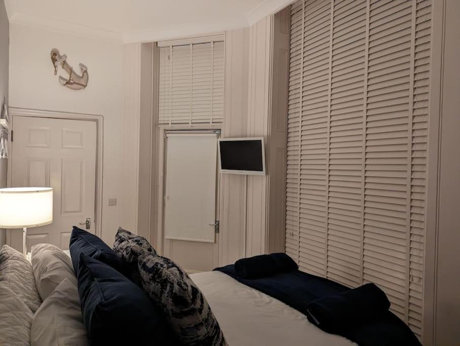 1 Bed Apartment - Sea View Shanklin Luaran gambar